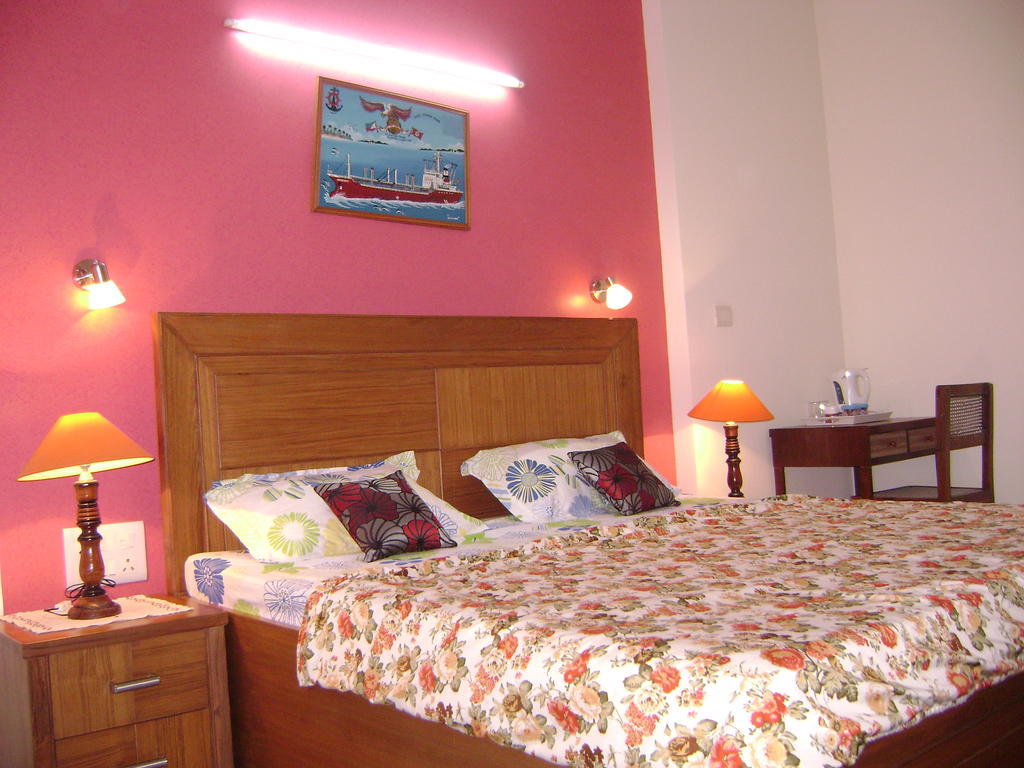 Sabs Bed And Breakfast Nova Deli Exterior foto